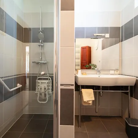 Hébergement de vacances L'orangerie Du Chateau D'emalleville *